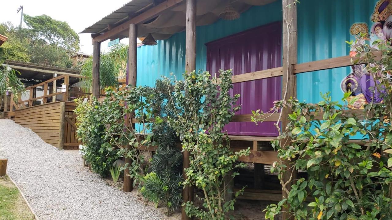 Hindu Box Containers E Cabanas Praia do Rosa Dış mekan fotoğraf