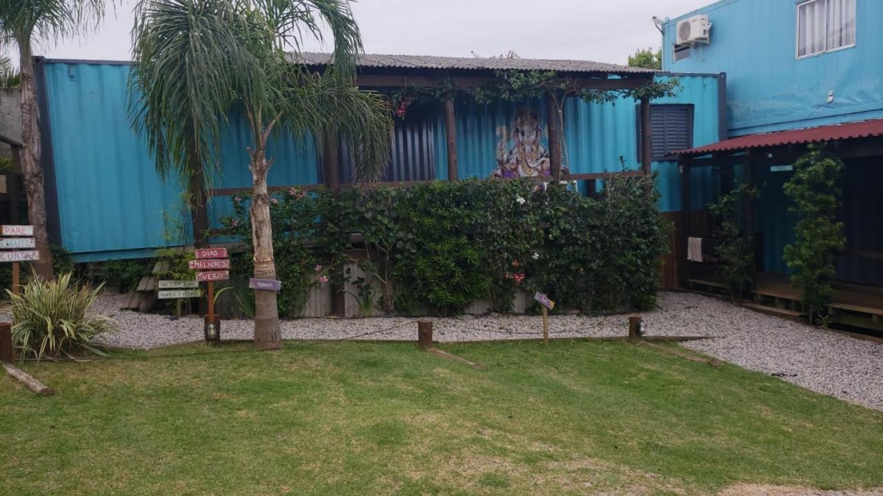 Hindu Box Containers E Cabanas Praia do Rosa Dış mekan fotoğraf