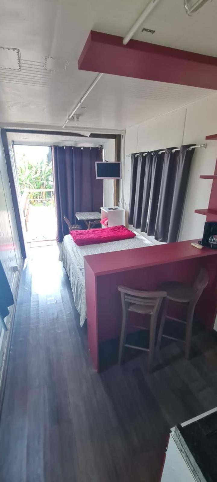 Hindu Box Containers E Cabanas Praia do Rosa Dış mekan fotoğraf