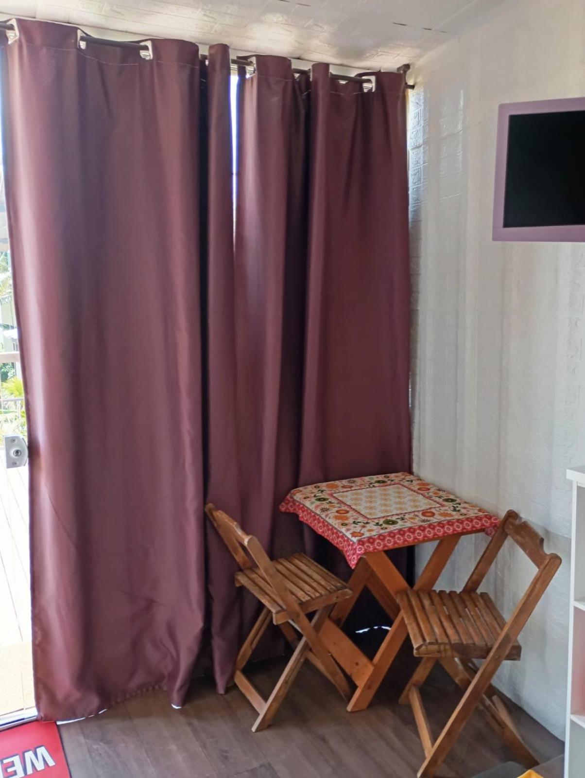 Hindu Box Containers E Cabanas Praia do Rosa Dış mekan fotoğraf